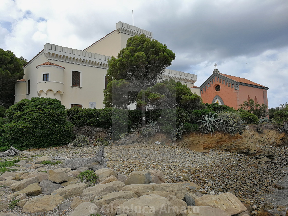 "Punta Licosa - Palazzo Granito dal molo" stock image