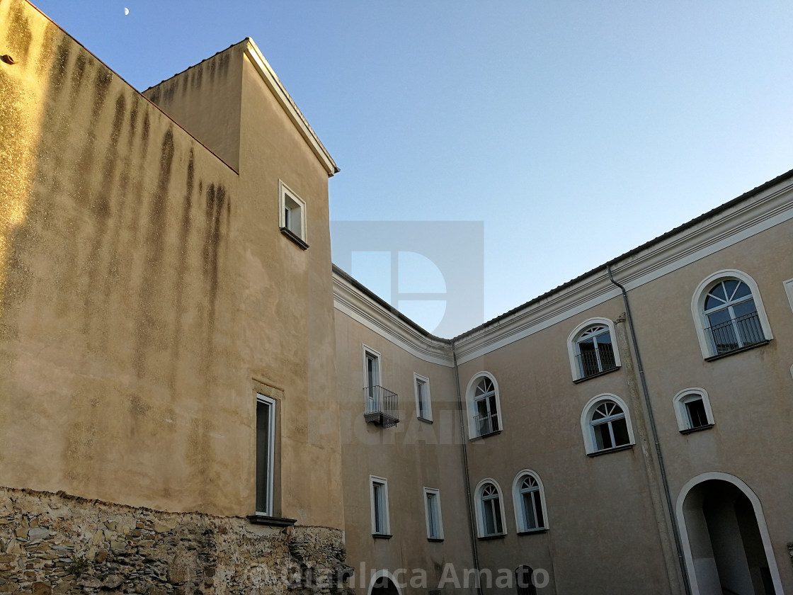 "Castellabate - Scorcio della corte del castello" stock image