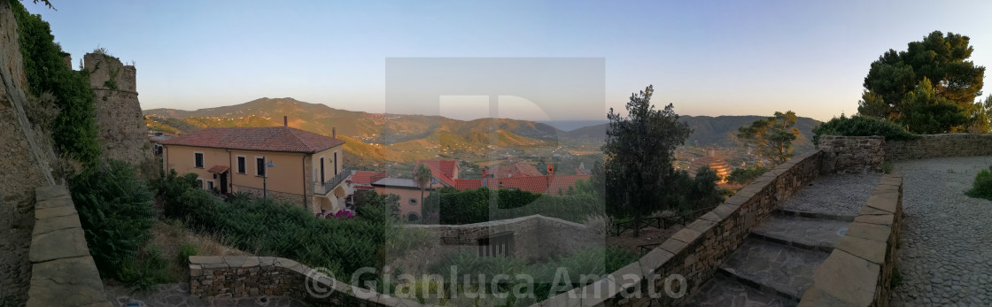 "Castellabate - Panoramica dal lato posteriore del Castello" stock image