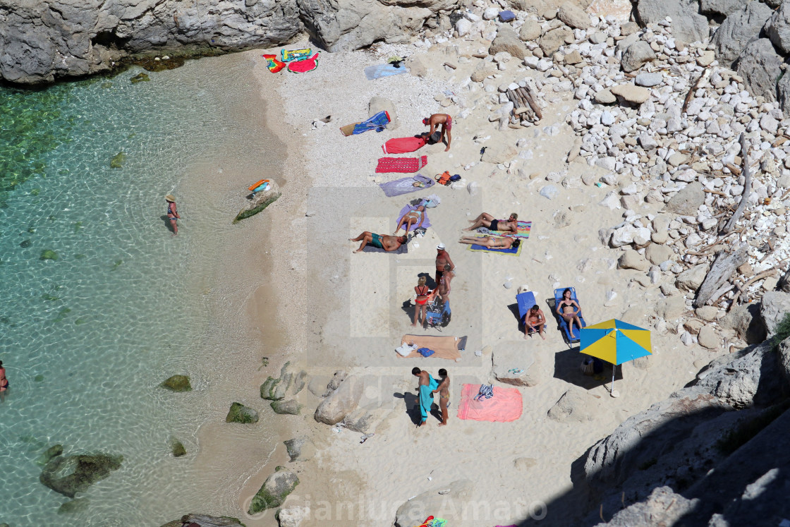 "Santa Cesarea Terme - Turisti sulla spiaggia di Porto Miggiano" stock image