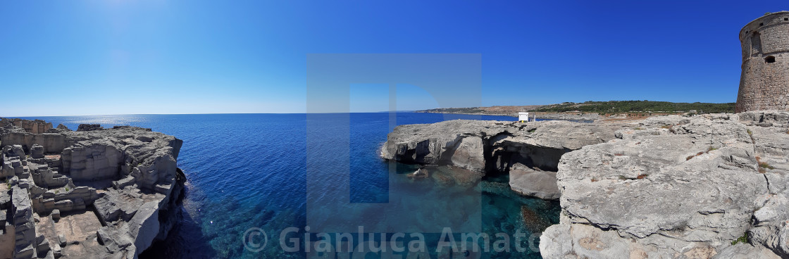 "Santa Cesarea Terme - Panoramica a Torre Miggiano della scogliera" stock image