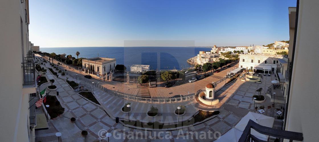 "Santa Cesarea Terme - Panoramica del lungomare la mattina presto" stock image