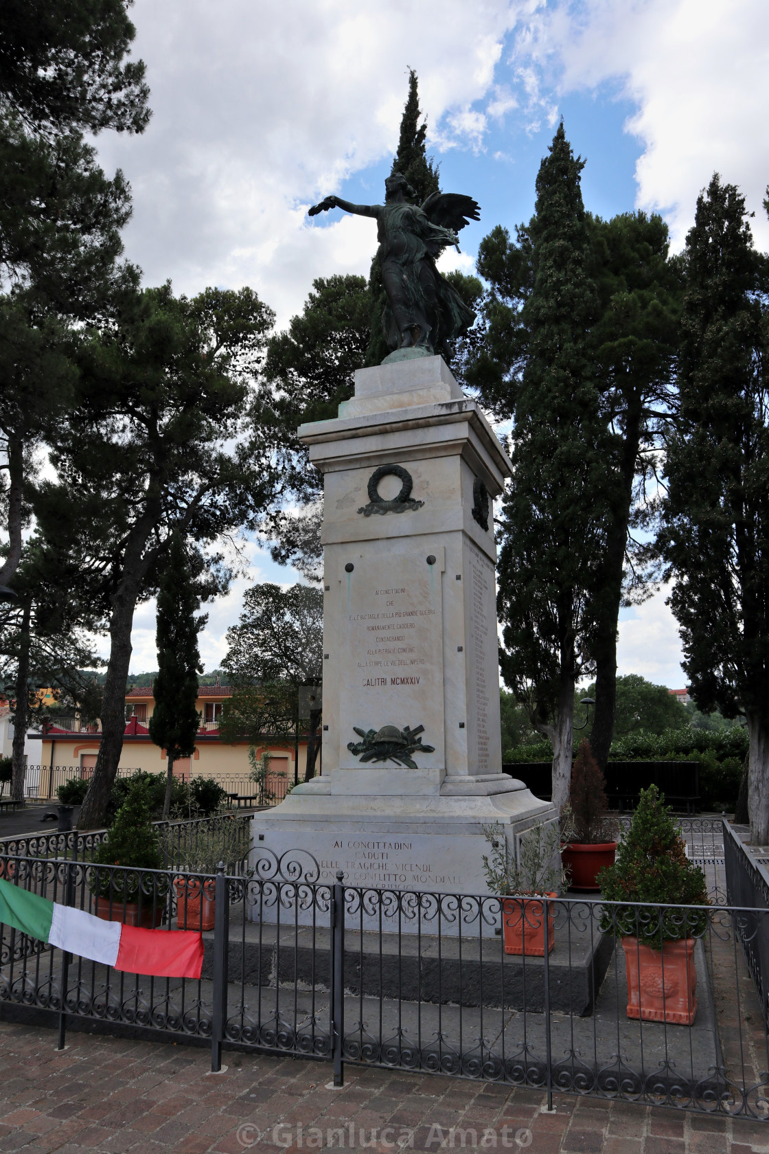 "Calitri - Monumento ai Caduti nel Giardinetto Comunale" stock image