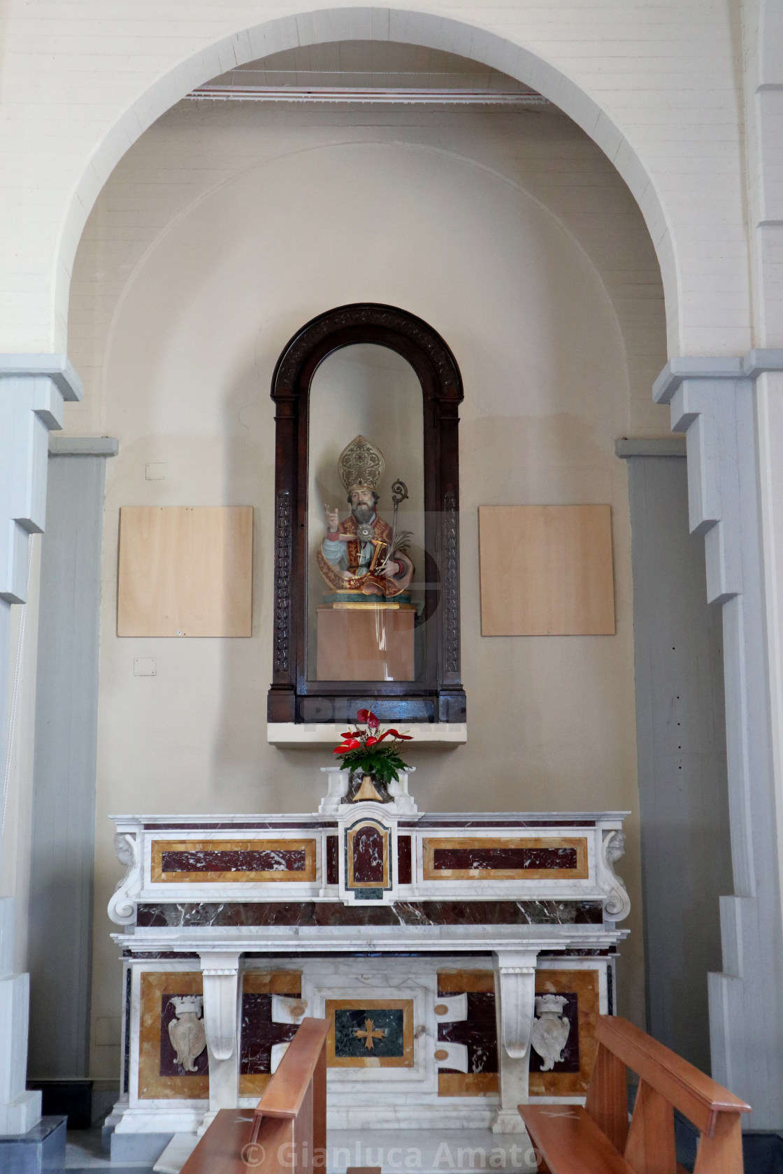 "Calitri - Cappella laterale nella chiesa di San Canio Martire" stock image