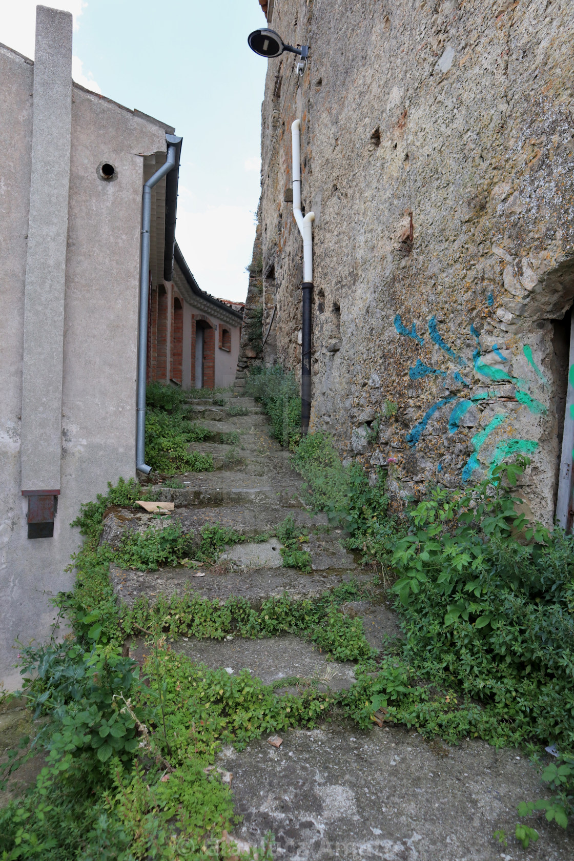 "Calitri - Vicolo del centro storico abbandonato" stock image