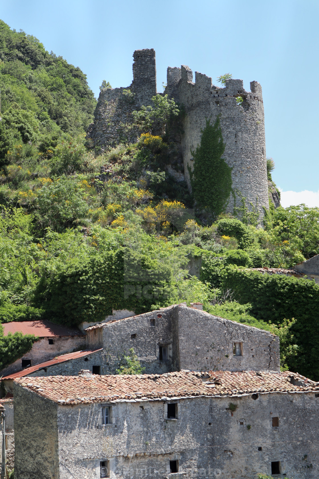 "Pesche - Scorcio panoramico del castello" stock image