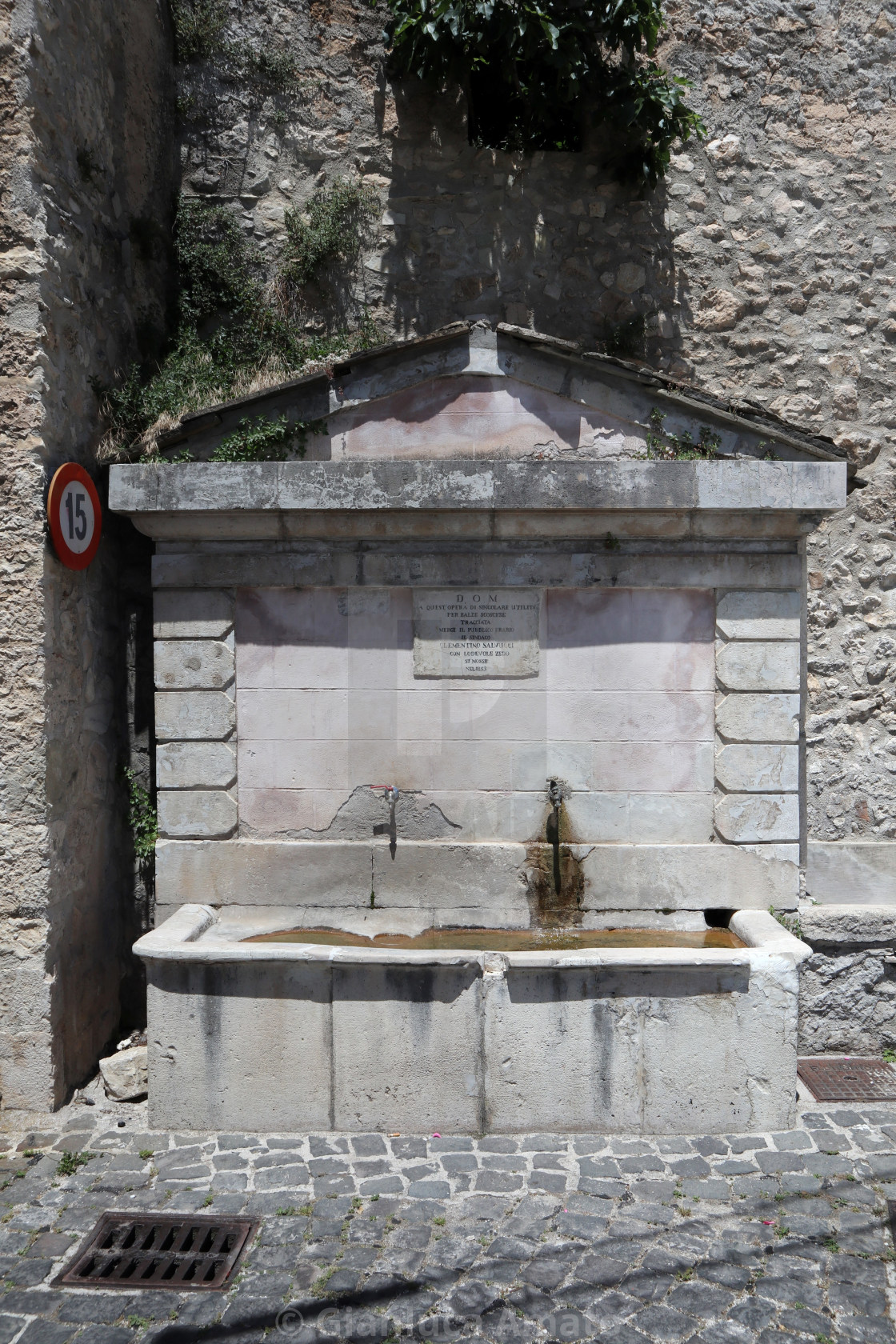 "Pesche - Fontana ottocentesca del centro storico" stock image