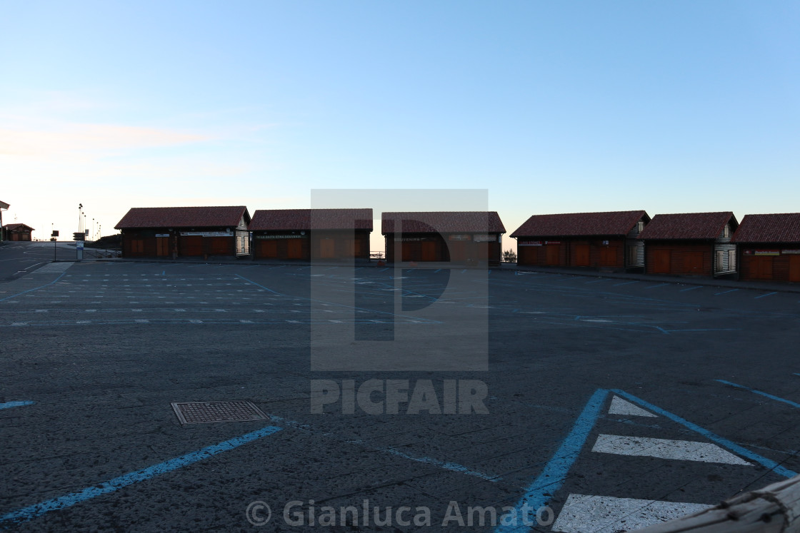 "Etna - Chalet al Piazzale Sapienza all'alba" stock image