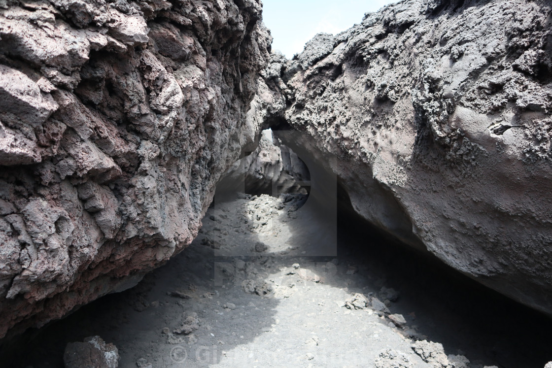 "Etna - Tunnel lavico dl Cratere Barbagallo inferiore" stock image