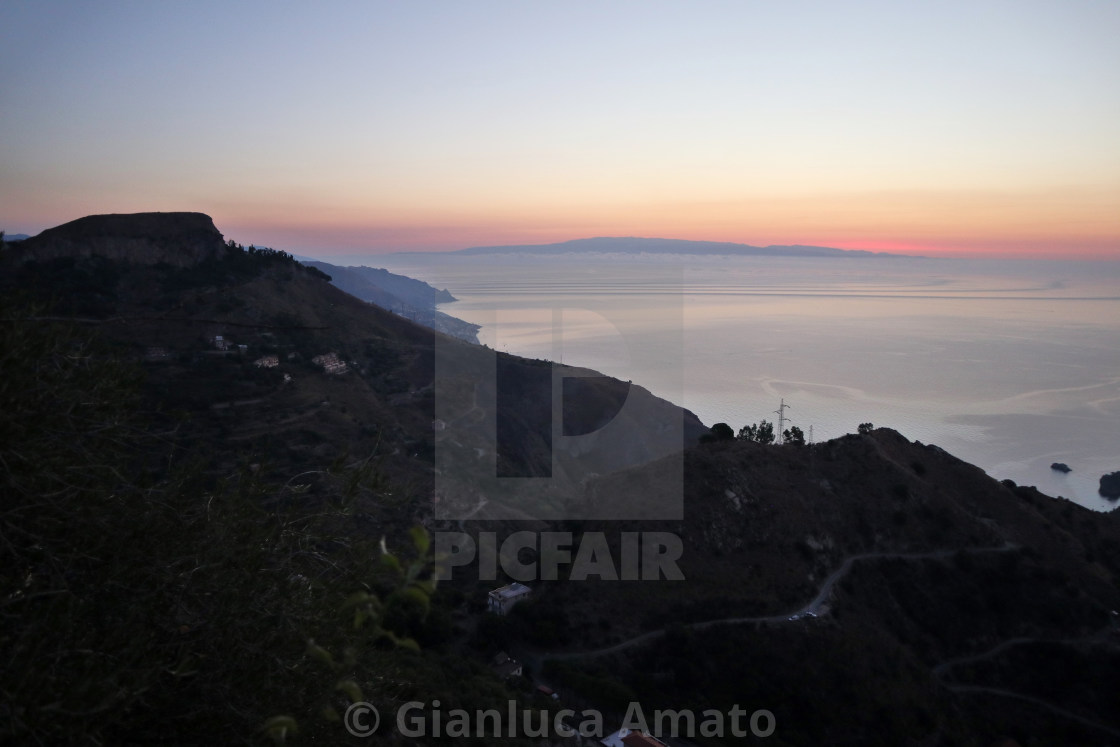 "Castelmola - Panorama costiero dal castello all'alba" stock image