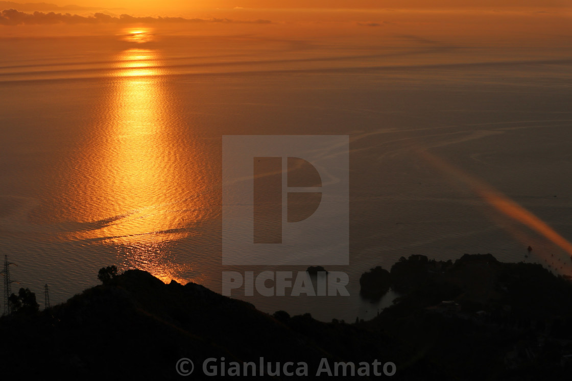 "Castelmola - Scorcio di Taormina dal castello all'alba" stock image