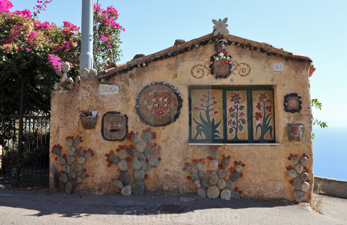 "Taormina – Facciata di Casa Samperi" stock image