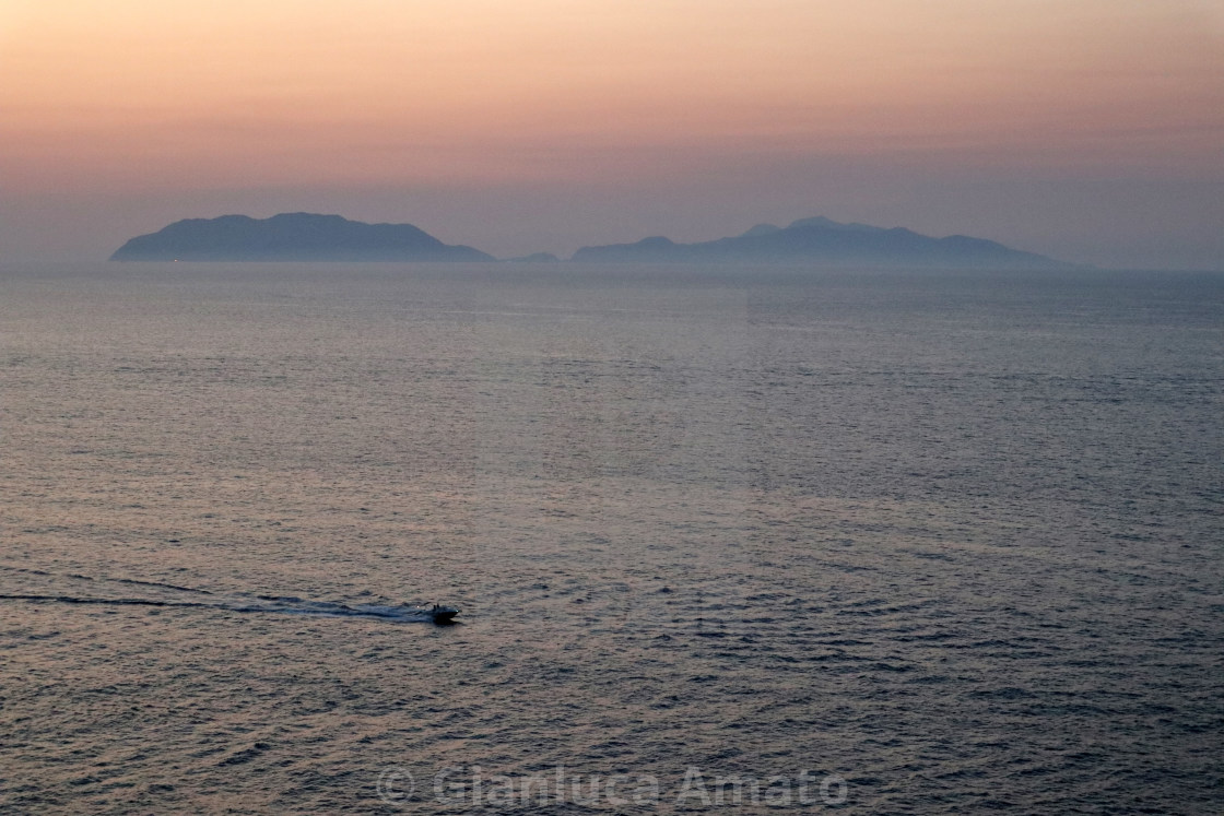 "Milazzo - Isole Eolie da Punta Milazzo dopo il tramonto" stock image