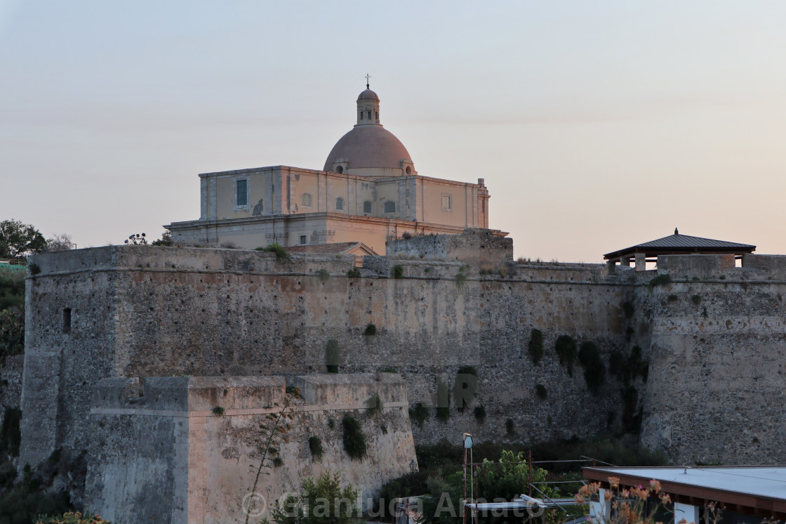 "Milazzo - Scorcio del Duomo Antico dal Fortino dei Castriciani" stock image