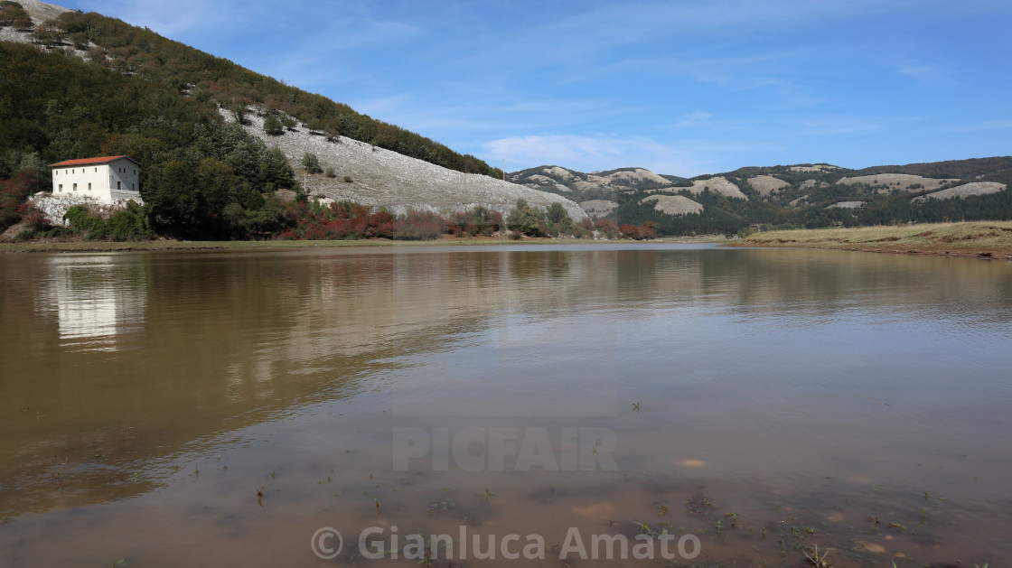 "Bagnoli Irpino - Panorama dalla riva del Lago di Laceno" stock image