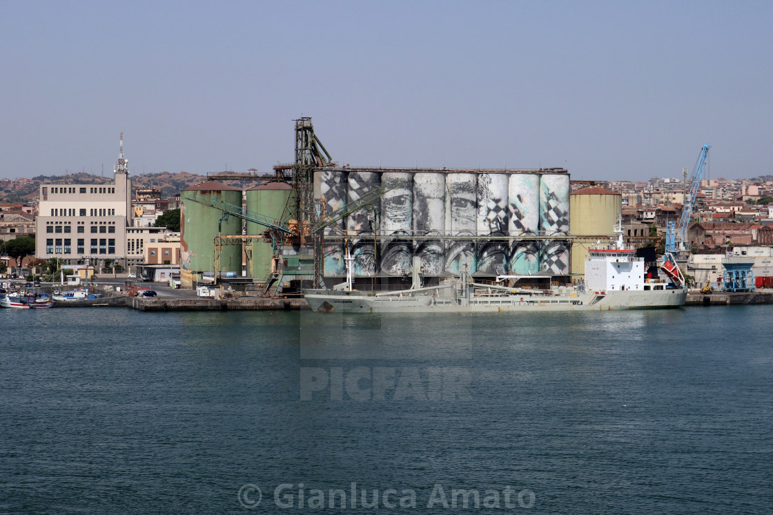 "Catania - Street art sui silos del porto" stock image