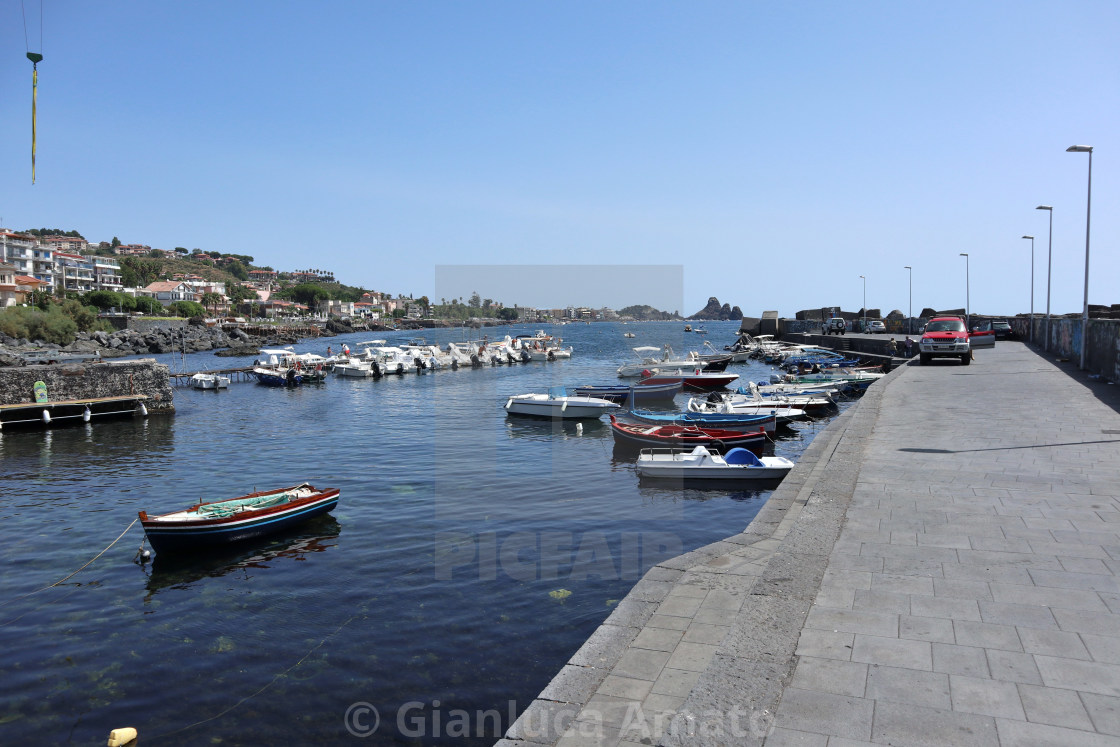 "Aci Castello - Scorcio del molo" stock image