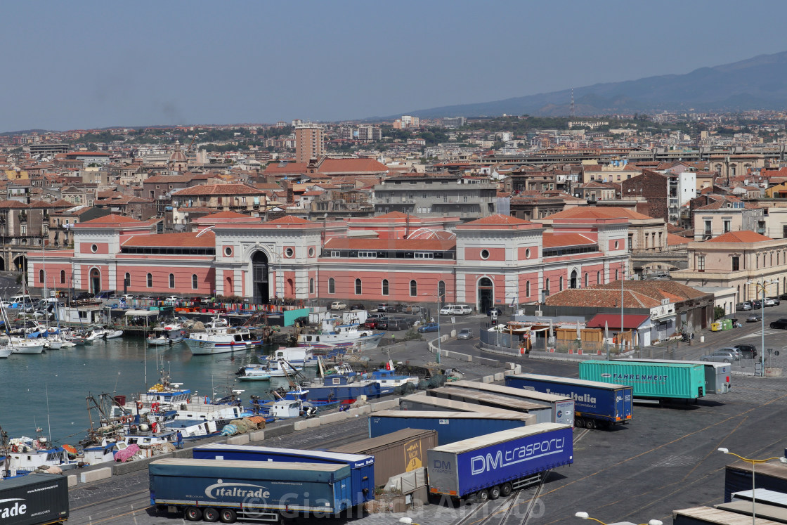 "Catania - Scorcio panoramico dal traghetto" stock image