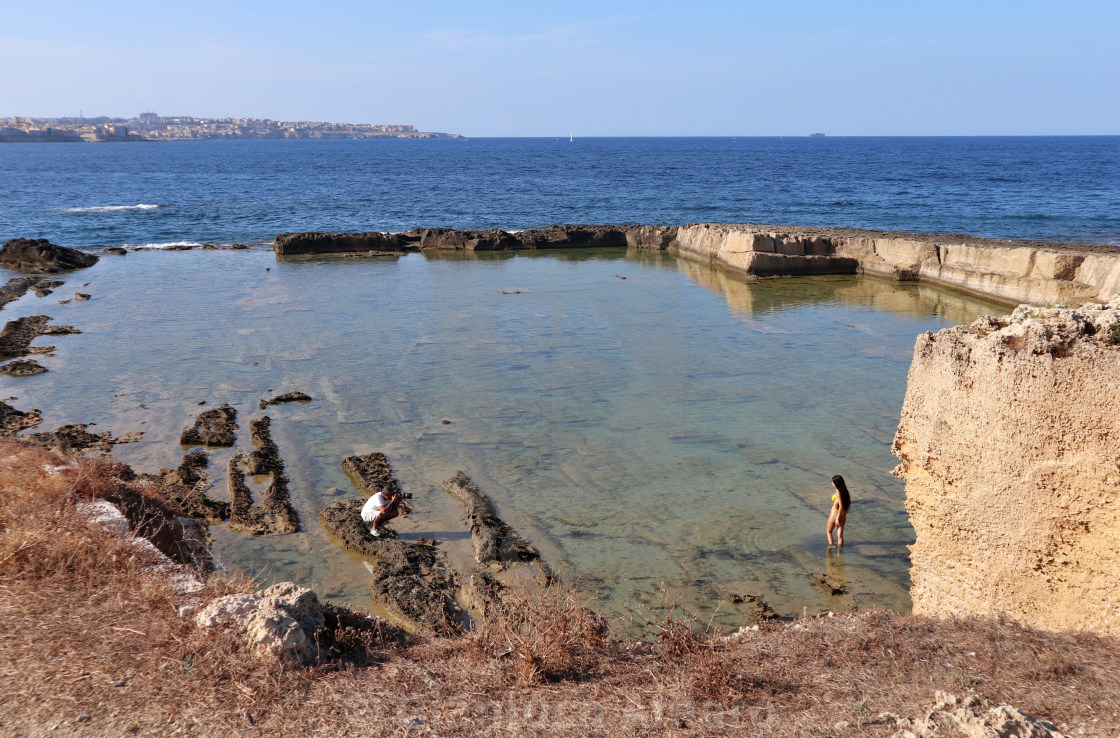 "Siracusa - Fotografo sulla latomia di Punta della Mola" stock image