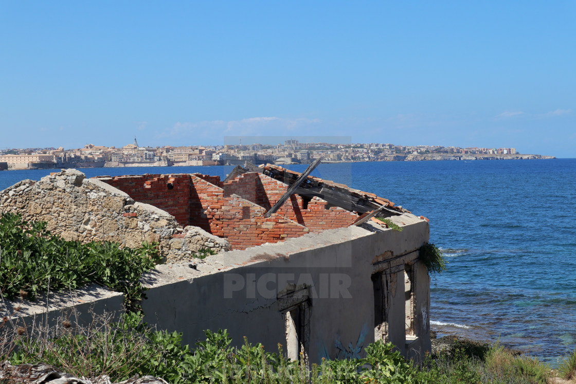 "Siracusa - Casa diroccata a Punta della Mola" stock image