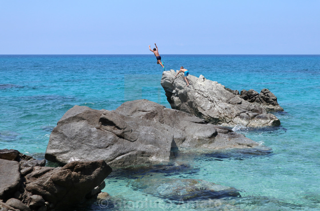 "Parghelia - Tuffo dalla scogliera di Michelino" stock image