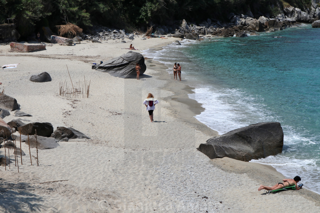 "Parghelia - Turisti sulla Spiaggia di Michelino" stock image