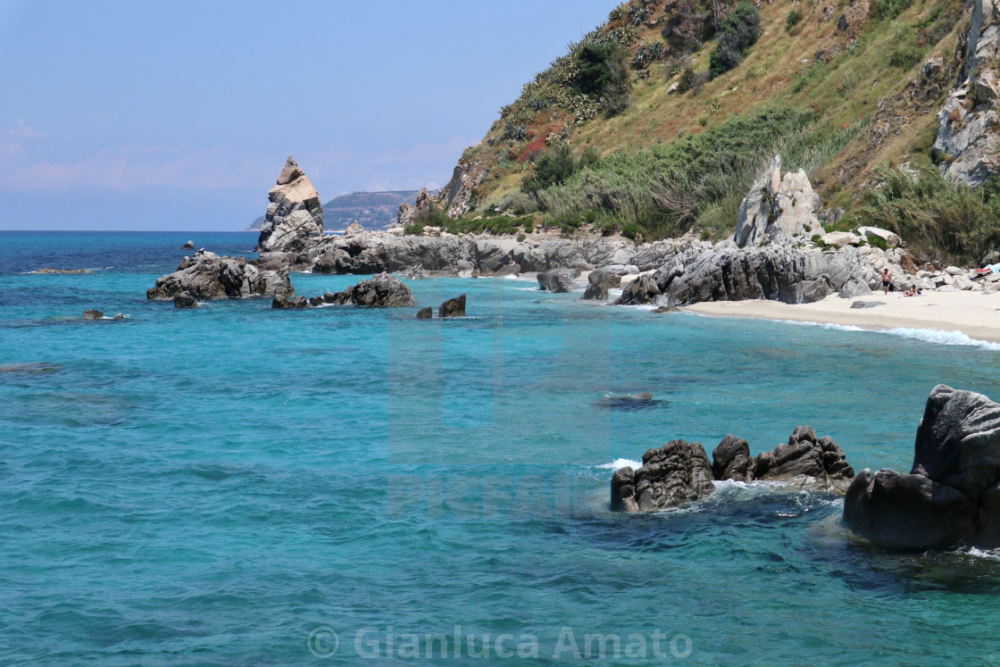 "Parghelia - Scoglio del Palombaro dalla scogliera di Michelino" stock image