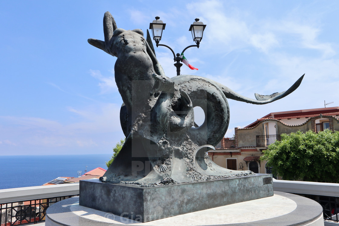 "Scilla - Statua della Sirenetta in Piazza San Rocco" stock image