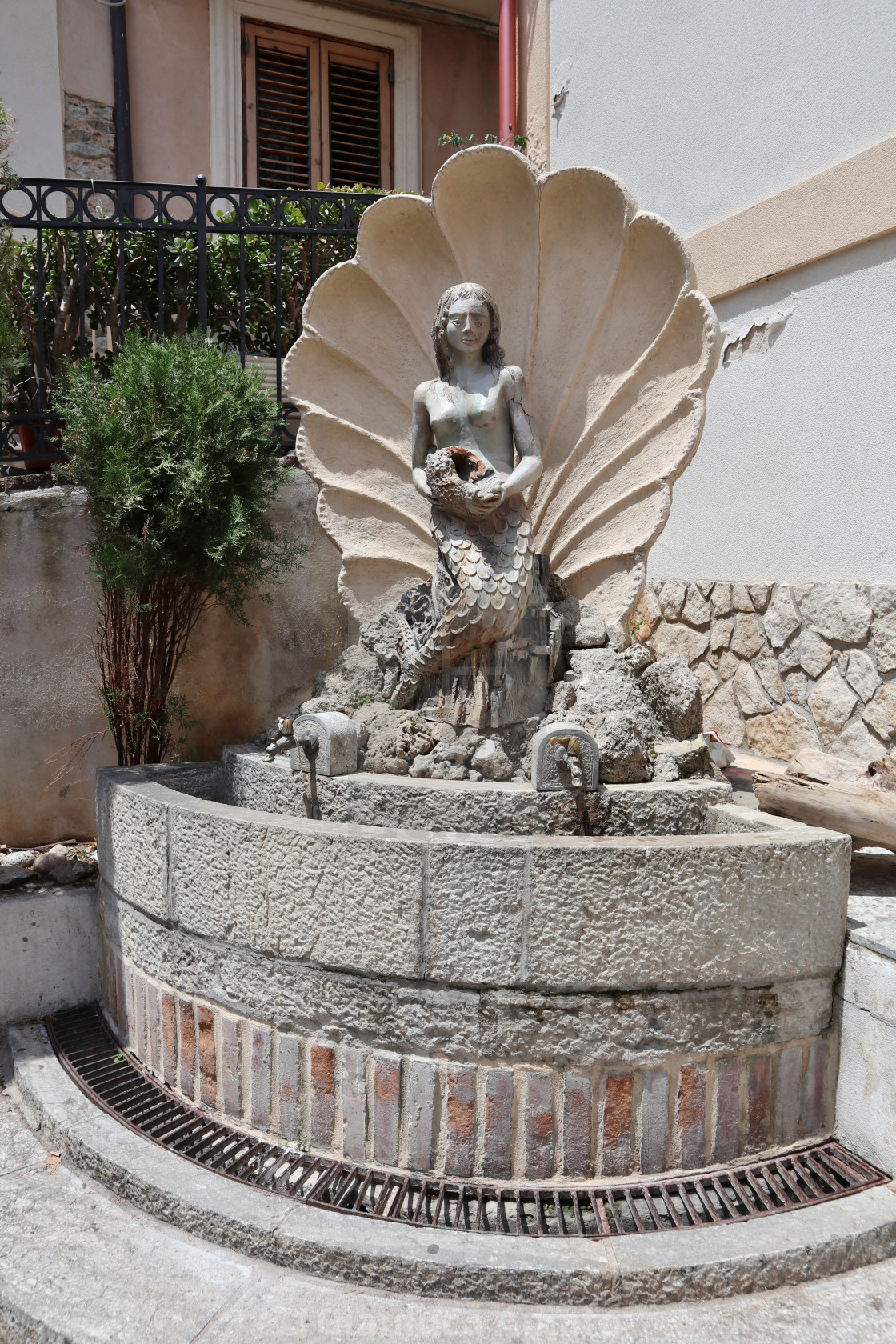 "Scilla - Fontana della Sirena in Via Chianalea" stock image