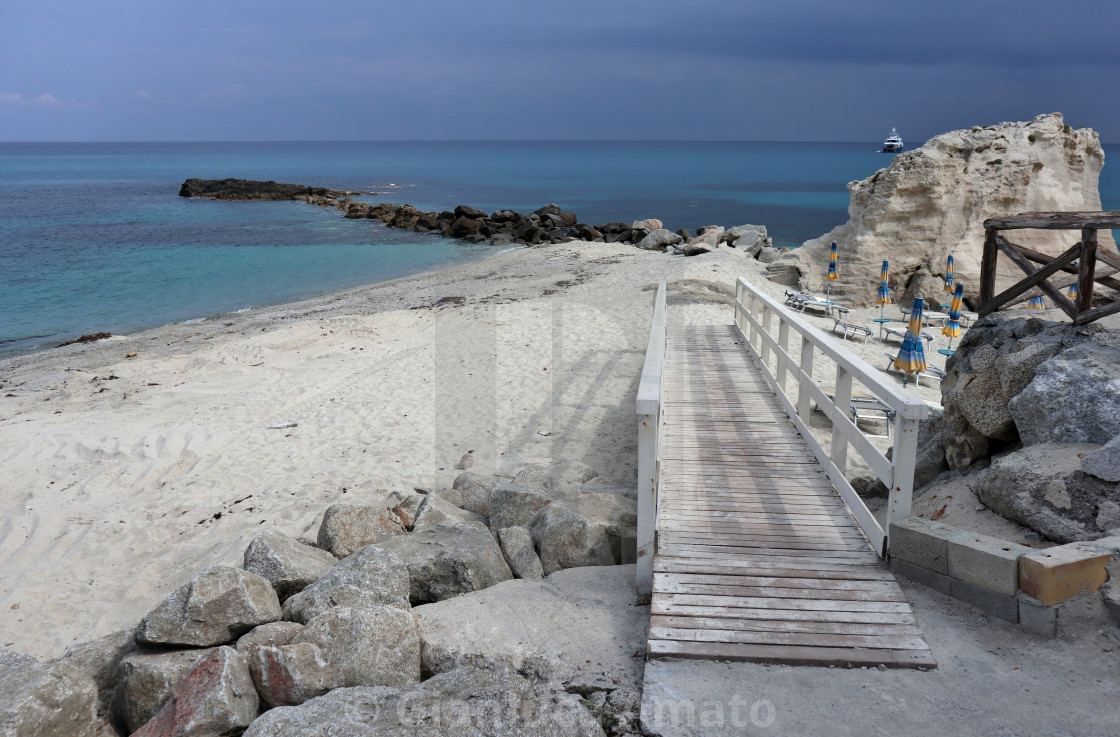 "Tropea - Passarella sulla Spiaggia del Convento" stock image