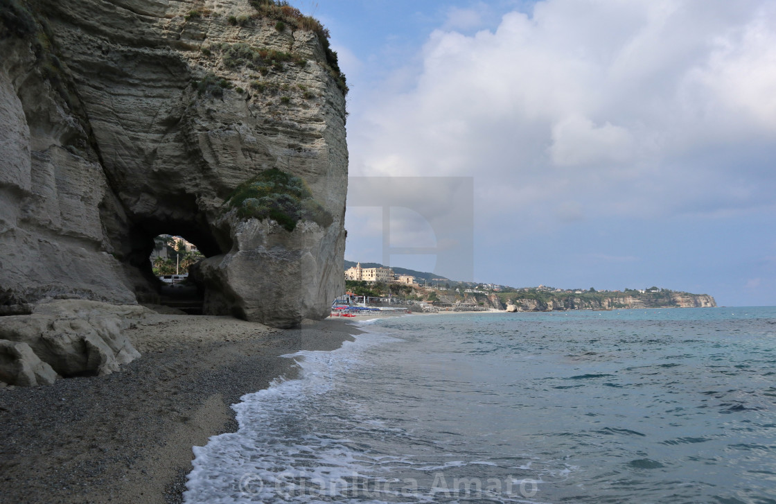 "Tropea - Spiaggia di Marina dell'Isola dalla riva" stock image