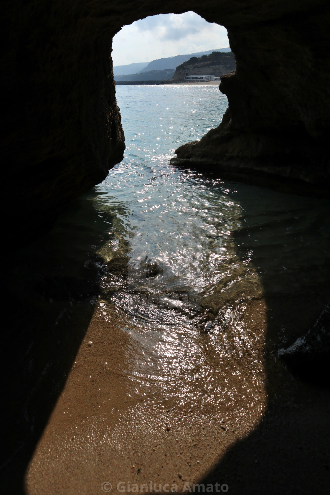 "Tropea - Grotta dalla spiaggia di Marina dell'Isola" stock image