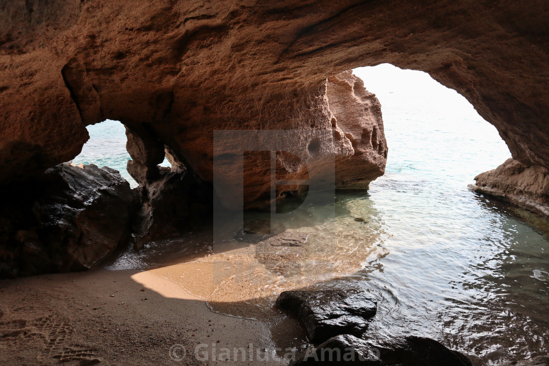 "Tropea - Grotta della spiaggia Marina dell'Isola." stock image