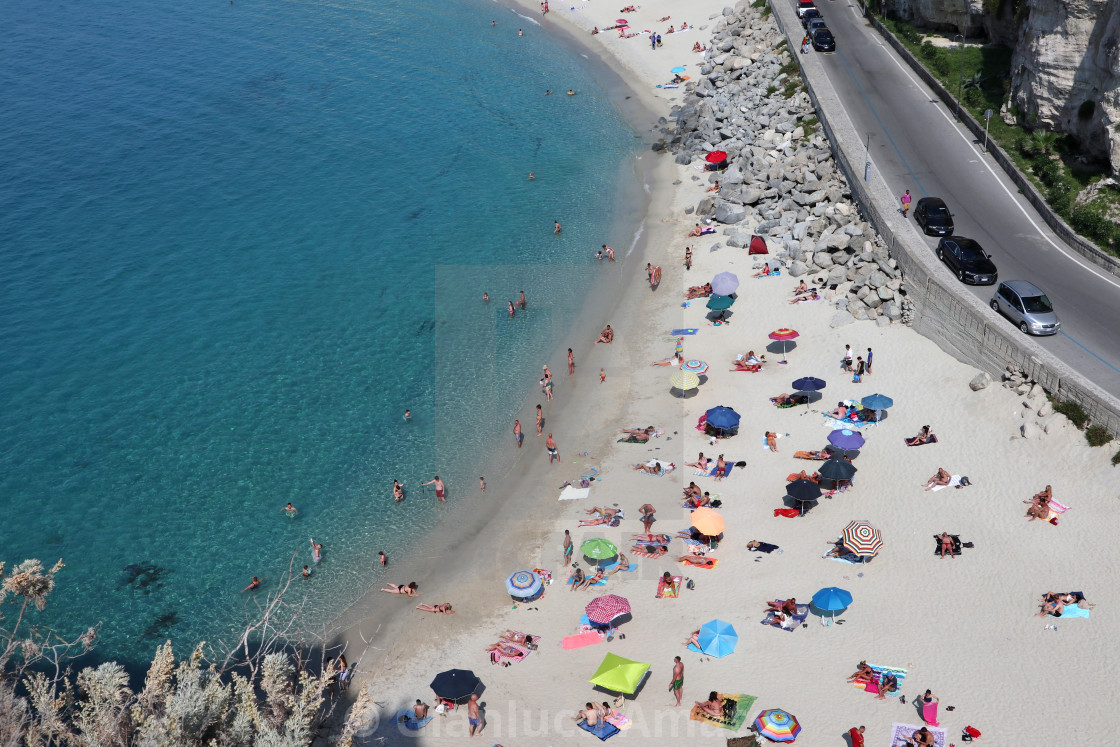 "Tropea - Spiaggia del lungomare dal Santuario" stock image