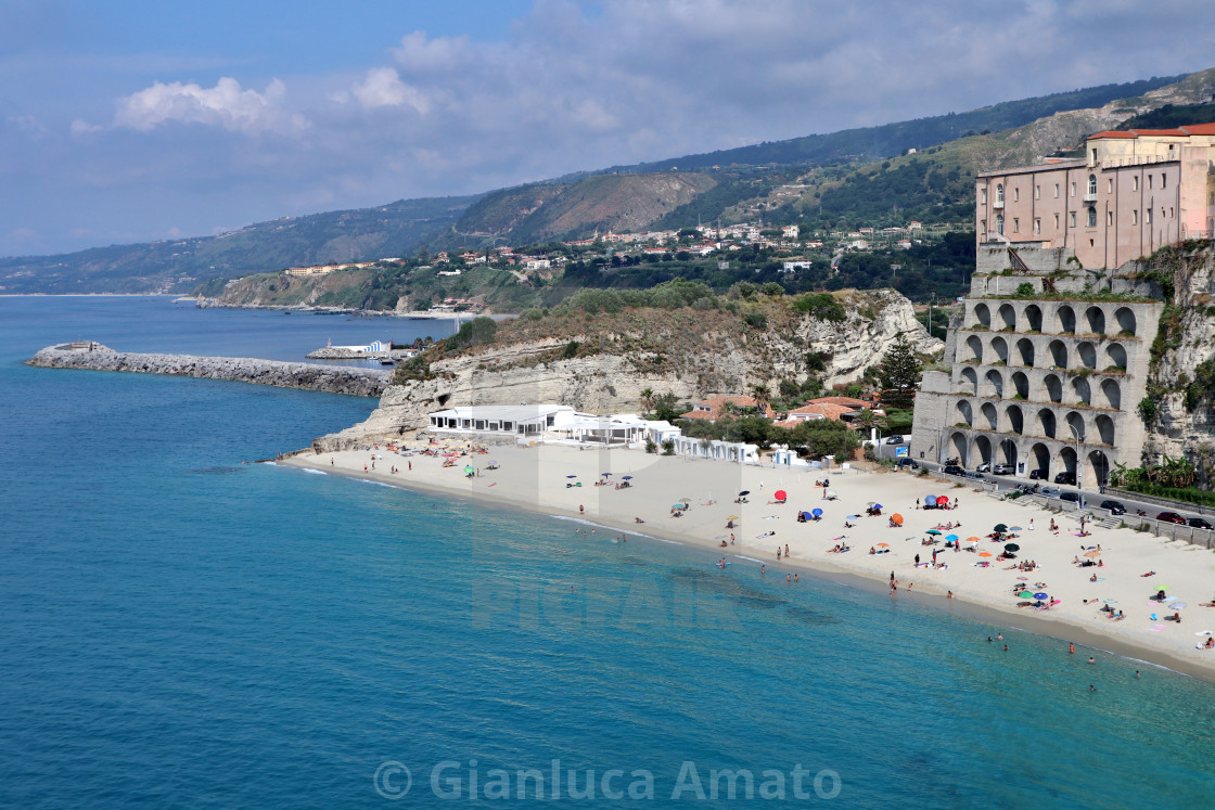 "Tropea - Spiaggia della Rotonda dal Santuario" stock image