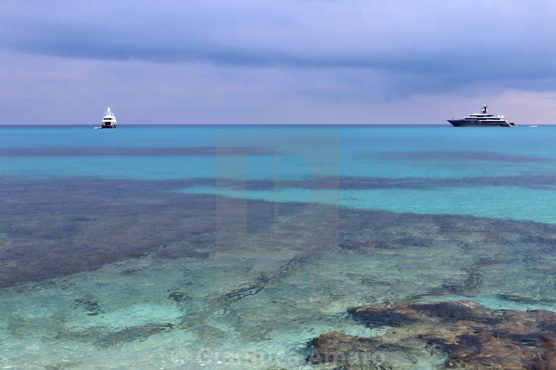 "Tropea - Yachts al largo dell'Isola Bella dagli Scogli dei Missaggi" stock image