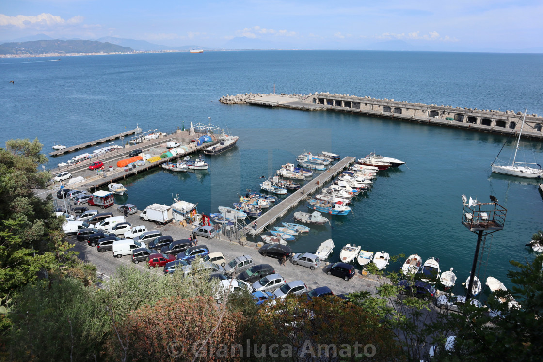 "Cetara - Panorama del porto dalla strada costiera" stock image