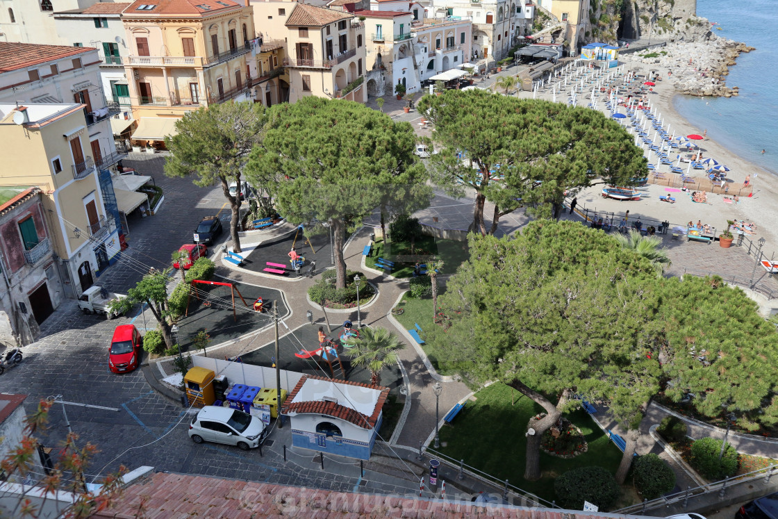 "Cetara - Panorama della Marina dalla strada costiera" stock image