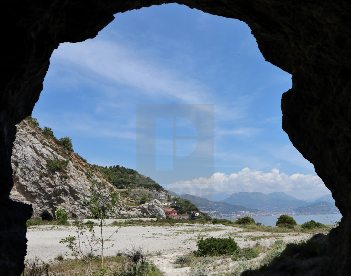 "Erchie - Scorcio della cava abbandonata dal tunnel di collegamento" stock image