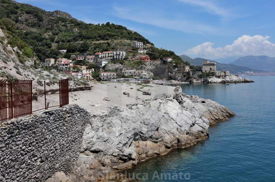 "Erchie - Scorcio panoramico dal sentiero costiero della cava abbandonata" stock image