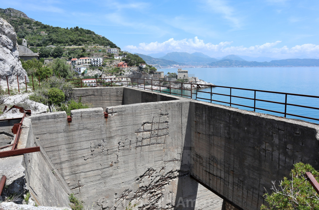 "Erchie - Struttura della cava abbandonata dell'ex Italsider" stock image