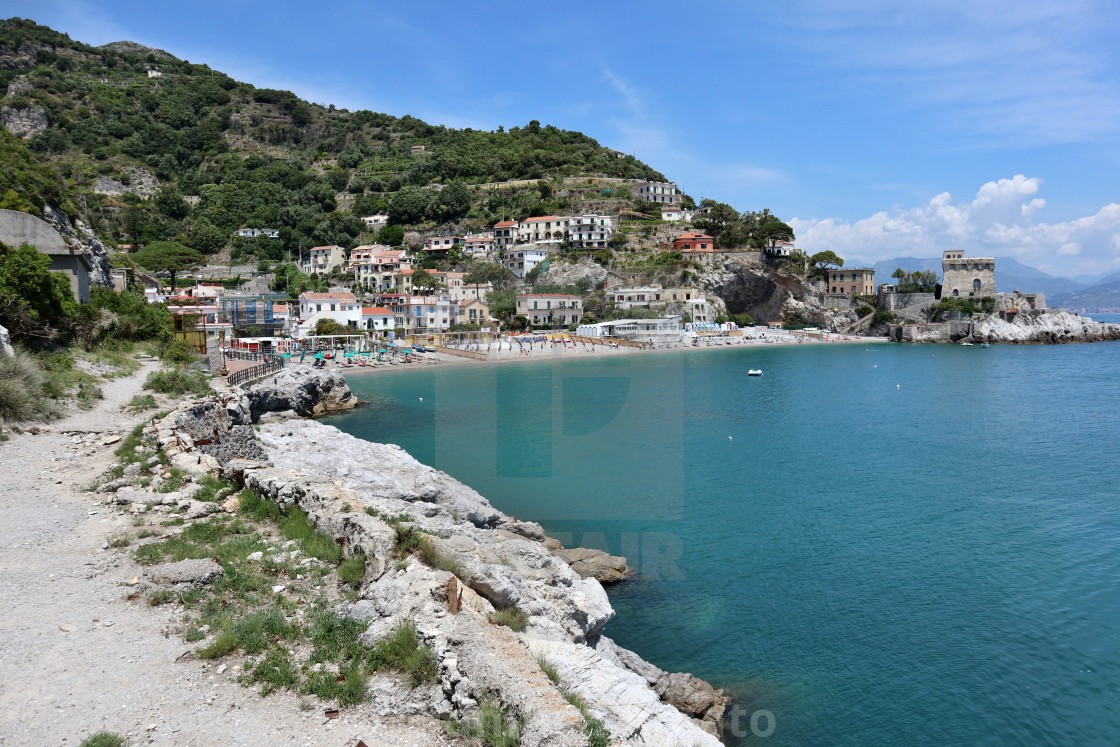 "Erchie - Scorcio del borgo dal sentiero costiero" stock image