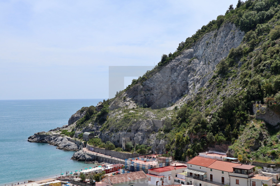 "Erchie - Scorcio della cava abbandonata dalla strada costiera" stock image