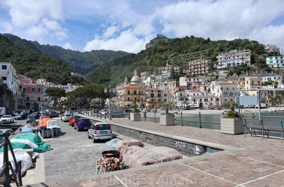 "Cetara - Scorcio panoramico dal pontile di imbarco del porto" stock image