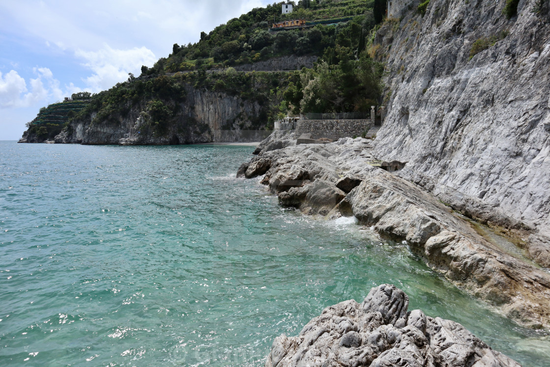 "Cetara - Scogliera della Spiaggia del Porto" stock image