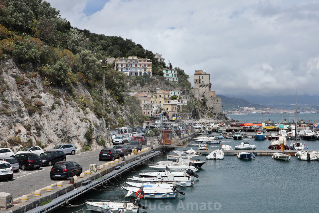 "Cetara - Scorcio panoramico dal pontile sopraelevato" stock image