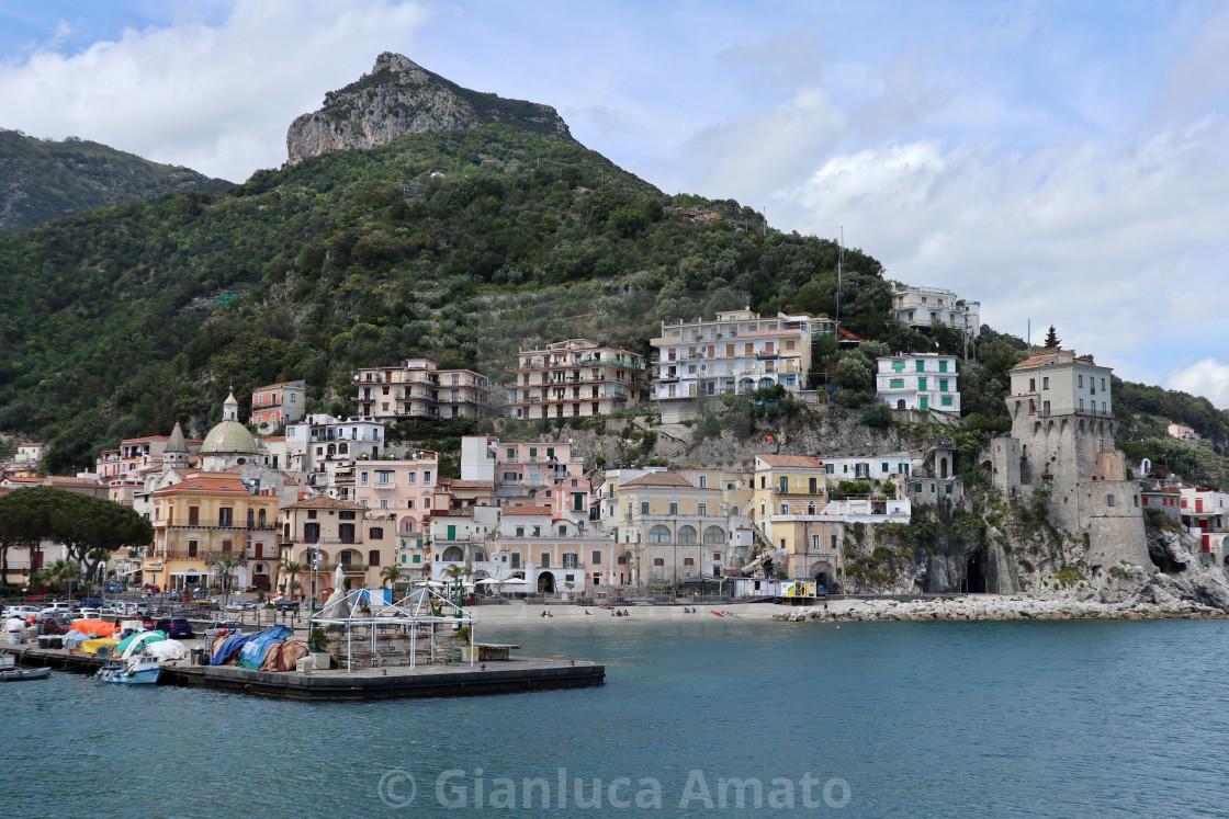 "Cetara - Panorama del borgo dal porto" stock image