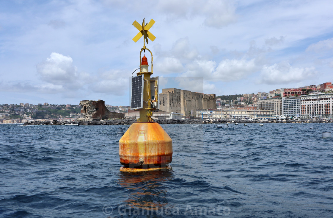 "Napoli - Boa di segnalazione presso Borgo Marinari" stock image