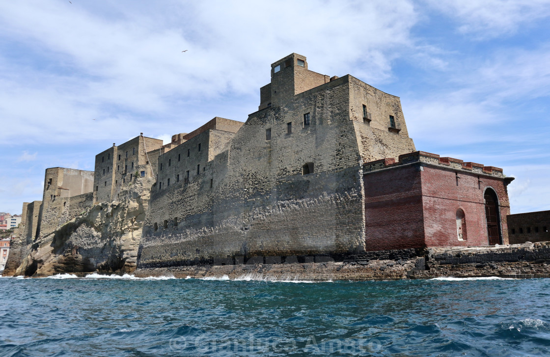 "Napoli - Scorcio laterale di Castel dell'Ovo dalla barca" stock image