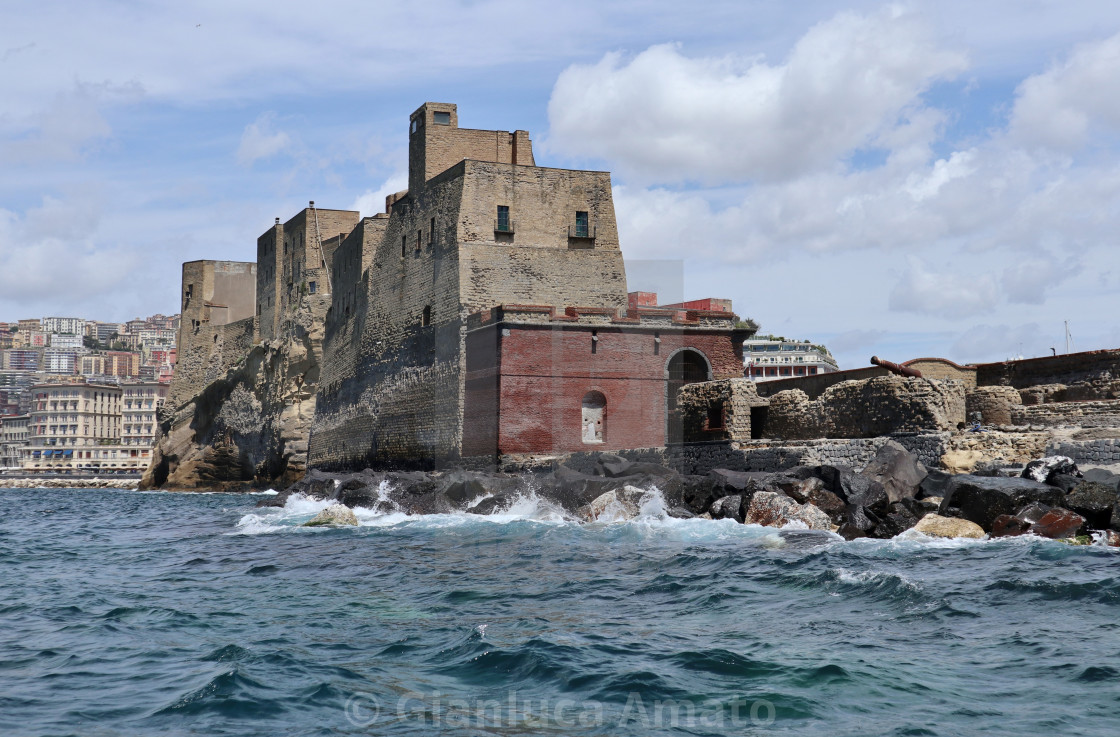 "Napoli - Scorcio posteriore di Castel dell'Ovo dalla barca" stock image